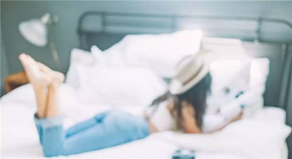 【泪时光】“没见识的女孩,出门都不坐飞机”:我见过最可怕的伴侣,都在强求“三观一致”