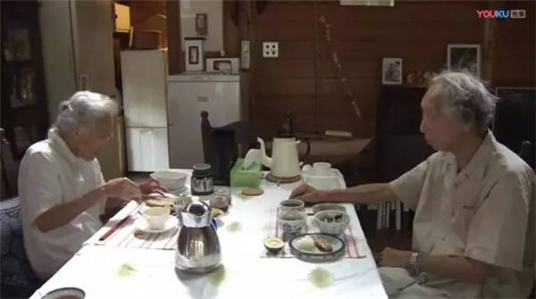 【泪时光】“没见识的女孩,出门都不坐飞机”:我见过最可怕的伴侣,都在强求“三观一致”